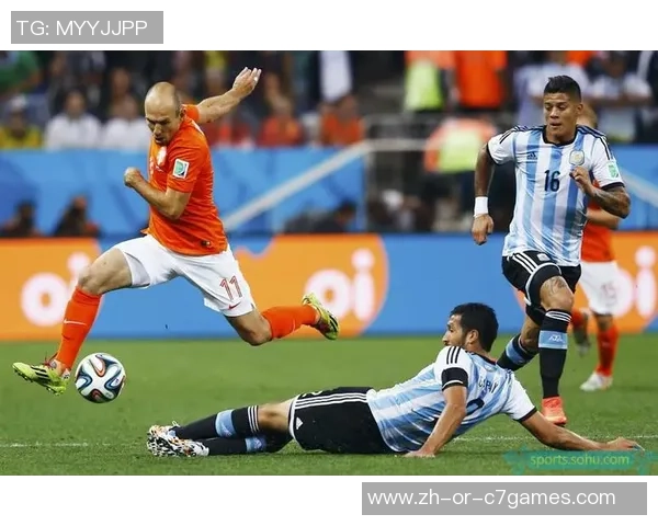 2014年世界杯阿根廷与荷兰激战回顾精彩瞬间与战术分析