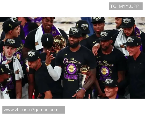 湖人队在2020年8月27日G5对决中逆转开拓者展现强大实力 湖人队在2020年8月27日G5对决中逆转开拓者展现强大实力