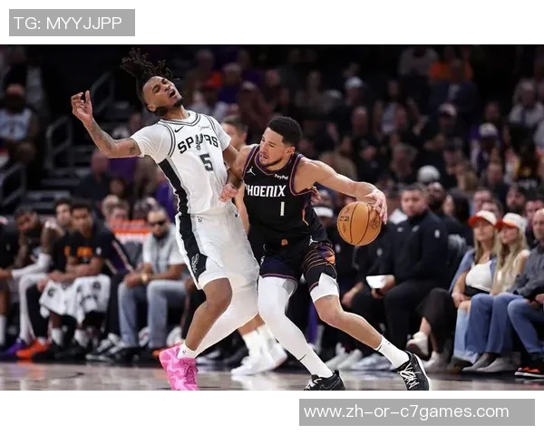 太阳送马刺首败！14投10铁，文班露出短板被锁死，布克轰28+13